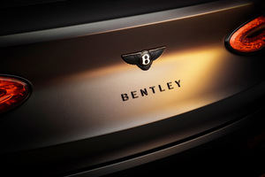 Las alas negras Bentley