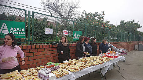 Asaja promociona el consumo de aceite de oliva en los colegios y la universidad por el Día de Andalucía
