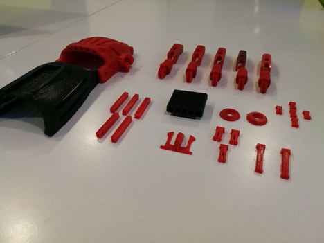 Los alumnos del Colegio Europeo de Madrid crean una prótesis 3D para una de sus compañeras