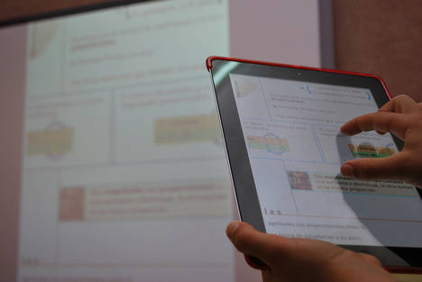 El Colegio María Virgen recibe el Premio al Mejor Proyecto TIC de Centro Educativo en SIMO Educación 2016