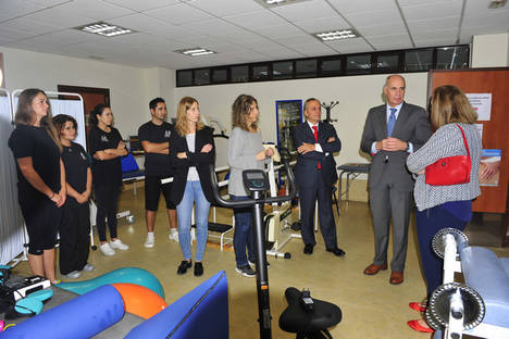 Banco Santander respalda en Cantabria la labor de COCEMFE por la calidad de vida de personas con discapacidad
