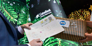 CaixaBank reparte más de 26.400 regalos de Navidad a niños y niñas en situación de pobreza