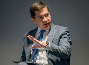 Carlos Torres Vila anuncia en Davos que la Fundación Microfinanzas BBVA se une a la alianza para cerrar la brecha digital
