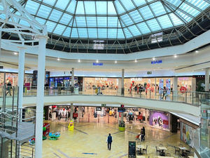 Carmila compra un centro comercial en Málaga