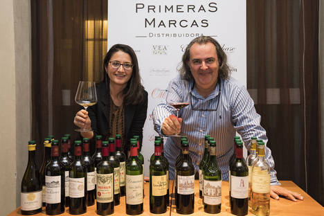 Laia Rosal, Consejera Delegada de Primeras Marcas, y Luis Gutiérrez, crítico oficial de Robert Parker en España