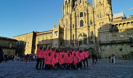 Enimbos recorre el Camino de Santiago para ayudar a la fundación CurArte