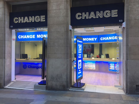 Change Group en la calle Ferran de Barcelona.