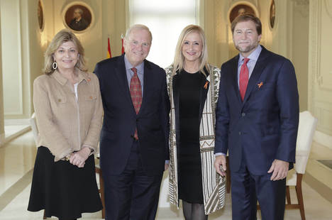 Cifuentes recibe a los inversores del proyecto Live! Resorts Madrid