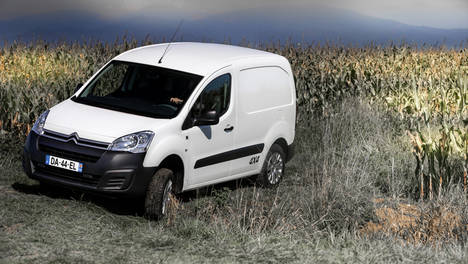 Cit Berlingo 4x4 Dangel furgon.