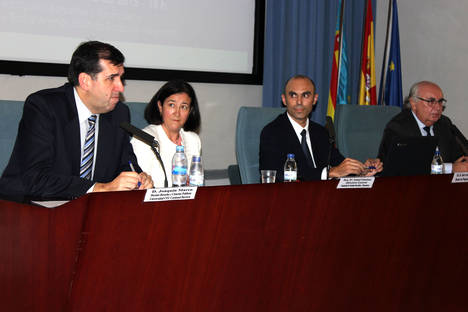 Medio centenar de alumnos se gradúan en el acto de clausura-apertura de los cursos de postgrado de la FEBF