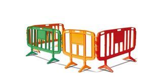 Las vallas de plástico son útiles en obras y para delimitar espacios en la vía pública