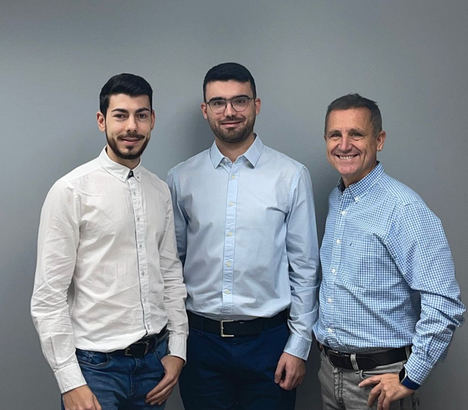De izq. a dcha.: Sergio Tao, Jefe de Operaciones Tecnológicas, Joaquín de la Cruz, CEO y Álvaro Morales, Presidente Ejecutivo, co-fundadores de Flanks.