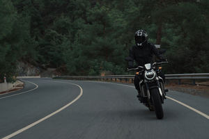 ¿Comprar una moto o un coche para ir a trabajar a tu empresa? pros y contras