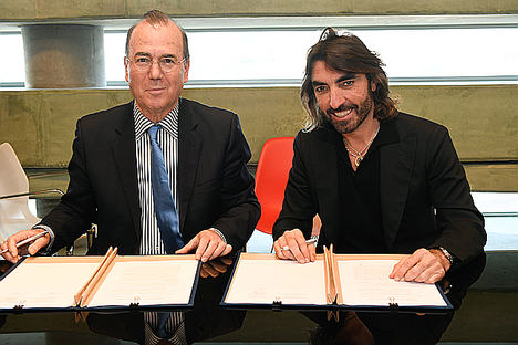 De dcha. a izqda.: El Consejero delegado de Globalia, Javier Hidalgo, y Amiran Applebaum, director de la Autoridad de Innovación Tecnológica.