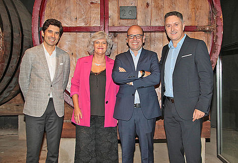 De izqda. a dcha.: Vasco Falcâo, presidente de Konica Minolta Business Solutions España, Maria César, directora general de impresión para España y Portugal de HP, Luis Pardo, CEO de Sage Iberia, y Josep Obiols, consejero delegado de control Group, en una comida que la empresa ha ofrecido en la bodega Abadal para sus socios, partners y diversas instituciones y entidades de la Cataluña central