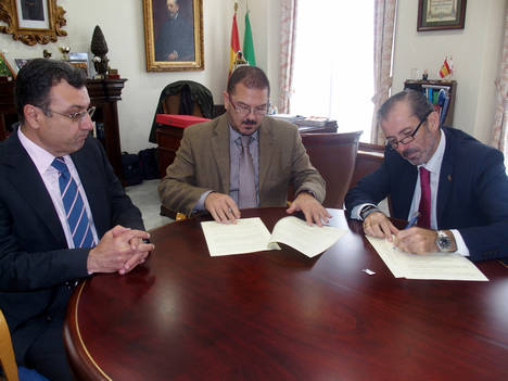 Convenio UNIA, José Manuel Conejo, José Luis Sánchez y Francisco Javier  Lara.