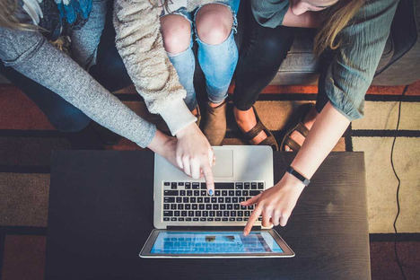 Crece la demanda de estudios de marketing digital, la publicidad de la era de la compra-venta electrónica