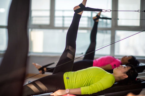 Cuatro beneficios desconocidos del pilates y que sirven de ayuda a quienes lo practican