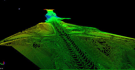 DEM se importó a AutoCAD Civil 3D y se generaron contornos y se limpiaron para el modelo de superficie de diseño final.