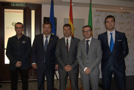 El ayuntamiento de Puebla de Sancho Pérez participó en la presentación de la marca Yerbal del Balneario El Raposo