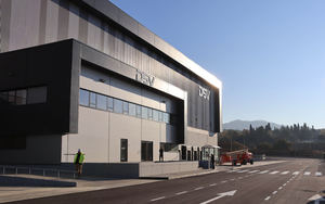 DSV Solutions estrena en Barcelona la primera plataforma logística multiplanta de España