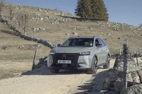 Nuevo DS 7, el refinamiento como guía
 