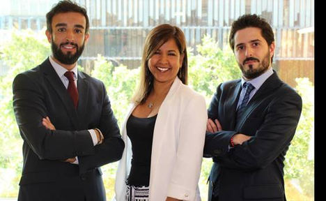 De izq. a dcha: Pau Vidal, Consultor Senior de GRC; Yazomary García, Senior Manager de Consultoría de GRC y Daniel Medrano, Consultor de GRC.