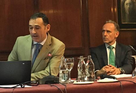 De izqda a dcha: Fernando Sánchez Gómez, director del CNPIC y Fernando Beltrán, socio y director de Grant Thornton Madrid.