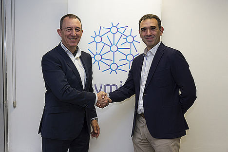 De izqda. a dcha: Carlos Artal, Director General de Ayming en España y Marcos Cabezón, CEO de Spacestartup.