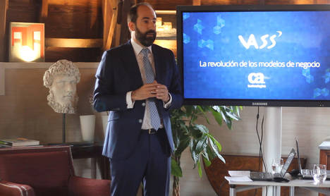 Diego Martínez Pomares (VASS) durante el evento para CIOS organizado junto con CA.