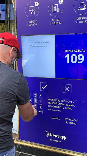 Doña Manolita ahora permite que sus clientes aprovechen el tiempo de espera sin hacer fila