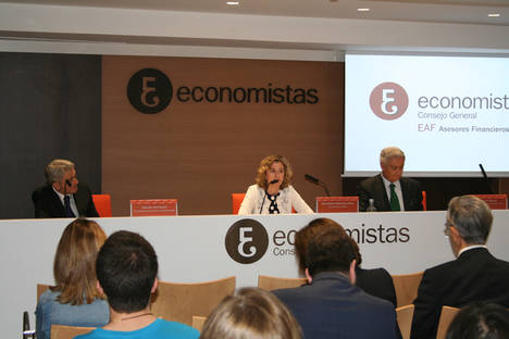Valentín Pich, Ana María Martínez-Pina, y Antonio Pedraza.