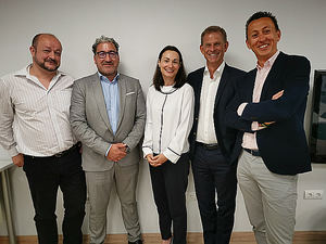 EET Europarts distribuirá los productos de Philips Professional Display