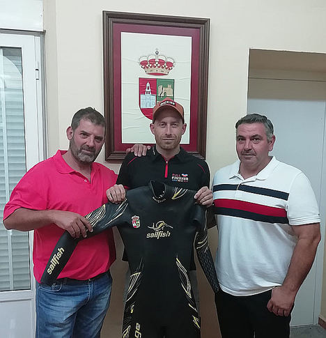 El Ayuntamiento de La Lapa colabora con su vecino Emilio José Merino para cruzar el Estrecho de Gibraltar