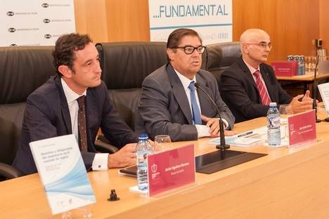 El Rector de la UDC, Julio Abalde, durante su intervención.