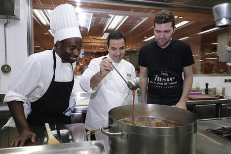 El chef de Santceloni enseña a siete cocineros norteamericanos la gastronomía madrileña