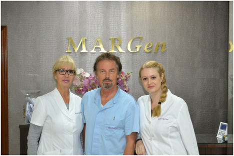 El equipo del doctor Tesarik (centro) con las doctoras Carmen Mendoza (izquierda) y Raquel Mendoza-Tesarik (derecha).