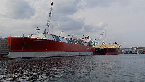 El metanero 'Adriano Knutsen' en el astillero Hyundai Heavy Industries (HHI) de Ulsan (Corea del Sur).