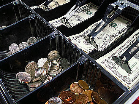 El pequeño comercio, en el punto de mira de Hacienda