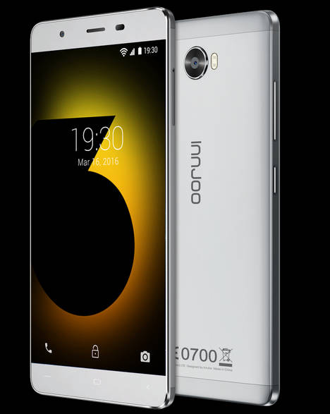 El smartphone Fire 3 Air de Innjoo llega a las taquillas del Racing de Santander