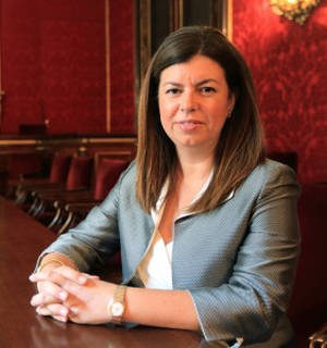 Elvira Carles.