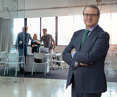 Emilio Rivas, Centro de Estudios Financieros (CEF.-)