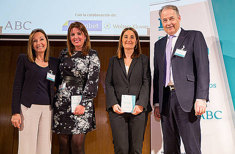 Mar Romero, de Telepizza, y Mª Eugenia Muguerza de Liberty Seguros, ganadoras del X Premio Hudson-ABC a la dirección de Recrusos Humanos