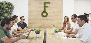 La startup valenciana Fynkus empieza a llamar a la puerta de 10.000 comunidades de vecinos