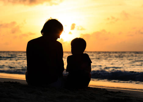 ¿Es aconsejable contar a los hijos concebidos por donación su origen?