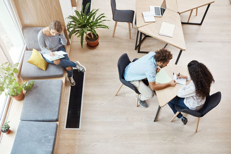 ¿Es lo mismo compartir piso que vivir en un coliving?