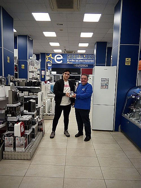 Euronics entrega un iPhone al ganador de la nueva edición de su sorteo web