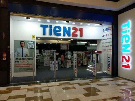 Tien21 de Ondara se reforma para adaptarse a la nueva imagen corporativa