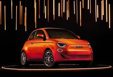 FCA What's Behind responde a los conductores listos para vivir el futuro