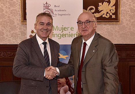 De izqda. a dcha.: Félix Sanchidrián, director de la Fundación Michelin y Elías Fereres, presidente de la Real Academia de Ingeniería.
